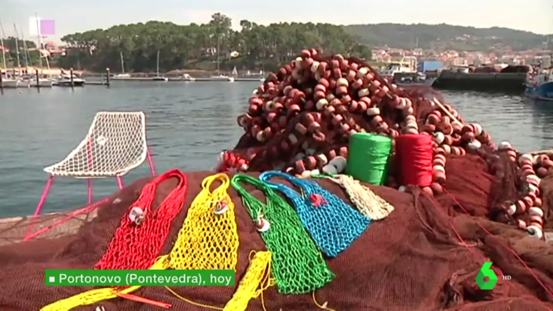 De atrapar peces a convertirse en bolsos: este es el proyecto de artesanas gallegas contra el cambio climático