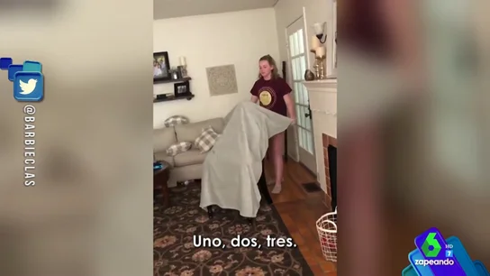 Tapar a alguien con una manta y hacerle creer que es invisible: la broma viral que ha dejado pasmado a Frank Blanco Tapar a alguien con una manta y hacerle creer que es invisible: la broma viral que ha dejado pasmado a Frank Blanco