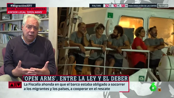 El abogado del Open Arms contradice a Carmen Calvo: "No existe el concepto 'permiso para rescatar'. La ONG cumple la legalidad"