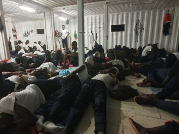 Situación de emergencia en el 'Ocean Viking', con 356 migrantes a bordo Situación de emergencia en el 'Ocean Viking', con 356 migrantes a bordo