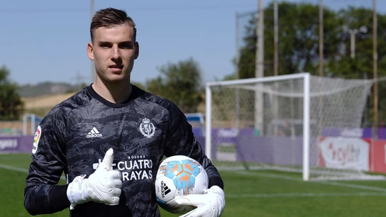 Lunin, cedido en el Valladolid procedente del Real Madrid Lunin, cedido en el Valladolid procedente del Real Madrid