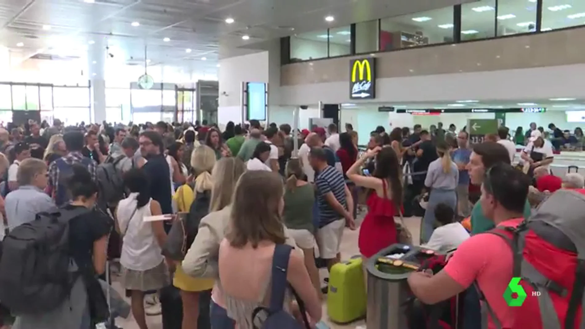 Dos averías en Renfe generan retrasos de más de hora y media en los trenes de Cataluña