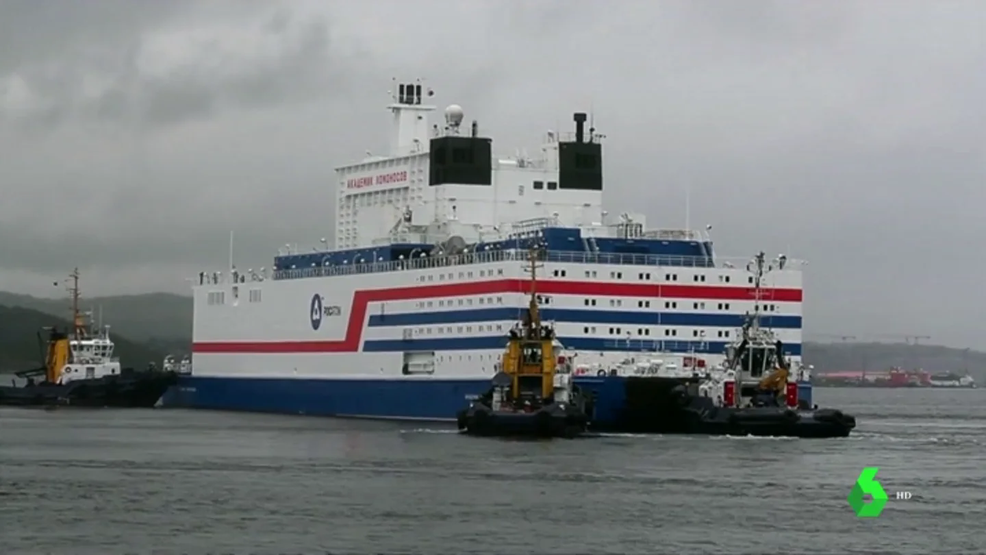 Rusia envía al Ártico su "Chernóbil flotante" Rusia envía al Ártico su "Chernóbil flotante"