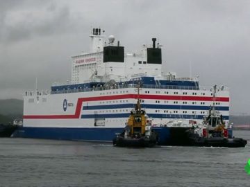 Rusia envía al Ártico su "Chernóbil flotante" Rusia envía al Ártico su "Chernóbil flotante"