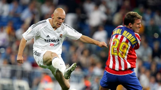Thomas Gravesen, con el Real Madrid frente al Atlético Thomas Gravesen, con el Real Madrid frente al Atlético
