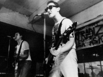 Concierto de Kortatu en el Gaztetxe de Egia, en el año 1987. Iñigo se encuentra a la derecha Concierto de Kortatu en el Gaztetxe de Egia, en el año 1987. Iñigo se encuentra a la derecha