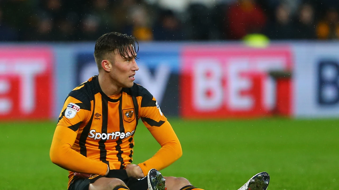 Angus MacDonald, con el Hull City Angus MacDonald, con el Hull City