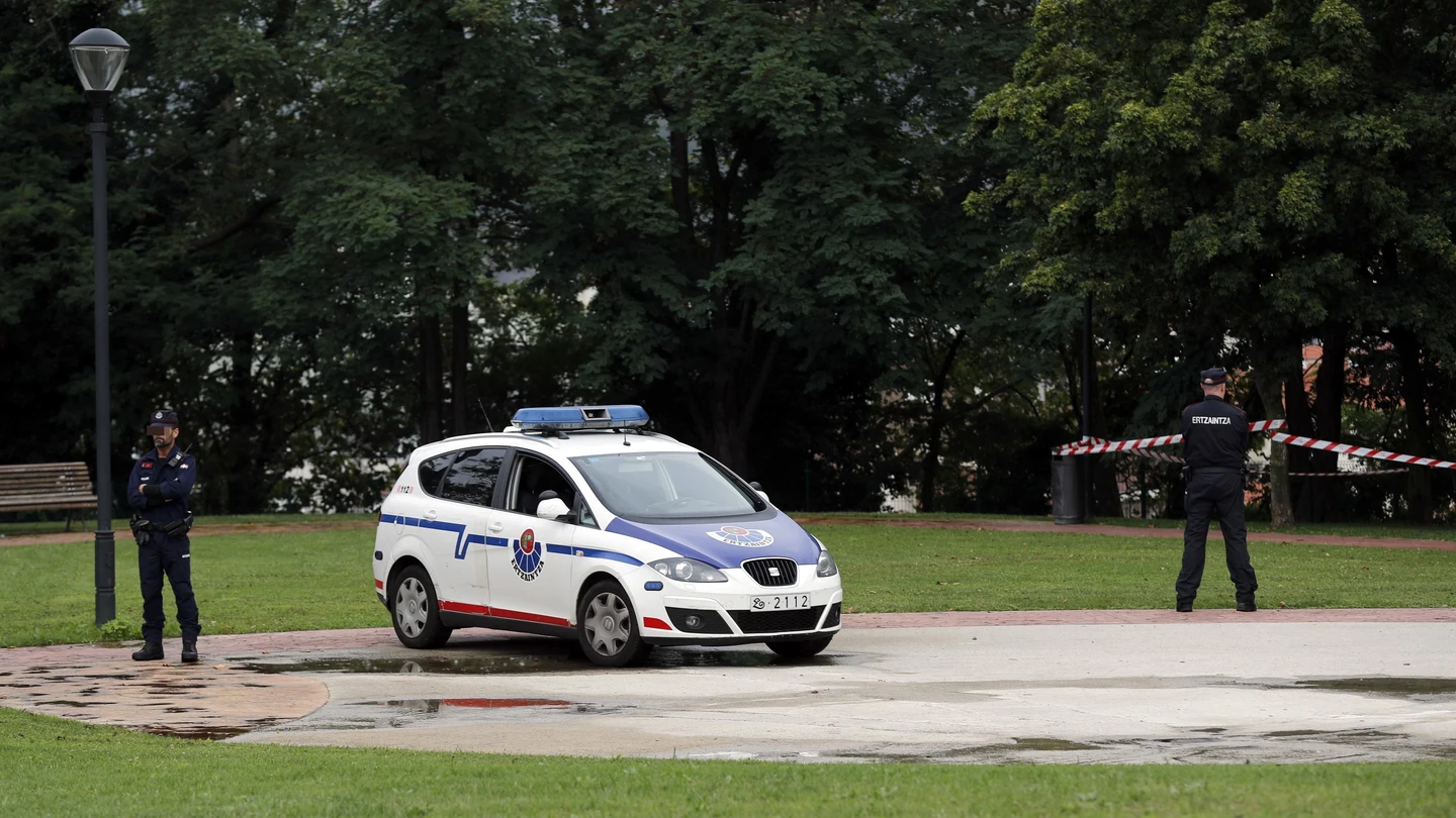 Agentes de la Ertzaintza Agentes de la Ertzaintza