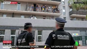 Los familiares del autor del apuñalamiento mortal en Puerto Olímpico de Barcelona reciben desnudos a la Policía