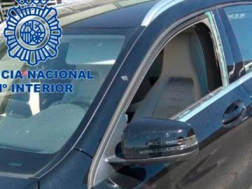 Fotografía del coche donde se encontraba la menor Fotografía del coche donde se encontraba la menor