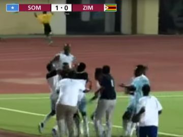 Los jugadores de Somalia celebran su victoria contra Zimbabue Los jugadores de Somalia celebran su victoria contra Zimbabue