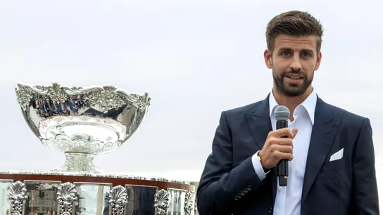 Gerard Piqué, junto a la Copa Davis Gerard Piqué, junto a la Copa Davis