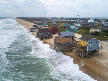 Dorian llega a Carolina del Norte y del Sur tras devastar las islas Bahamas Dorian llega a Carolina del Norte y del Sur tras devastar las islas Bahamas