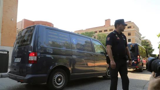 El coche fúnebre que transporta el cuerpo de la exesquiadora y medallista olímpica Blanca Fernández Ochoa El coche fúnebre que transporta el cuerpo de la exesquiadora y medallista olímpica Blanca Fernández Ochoa