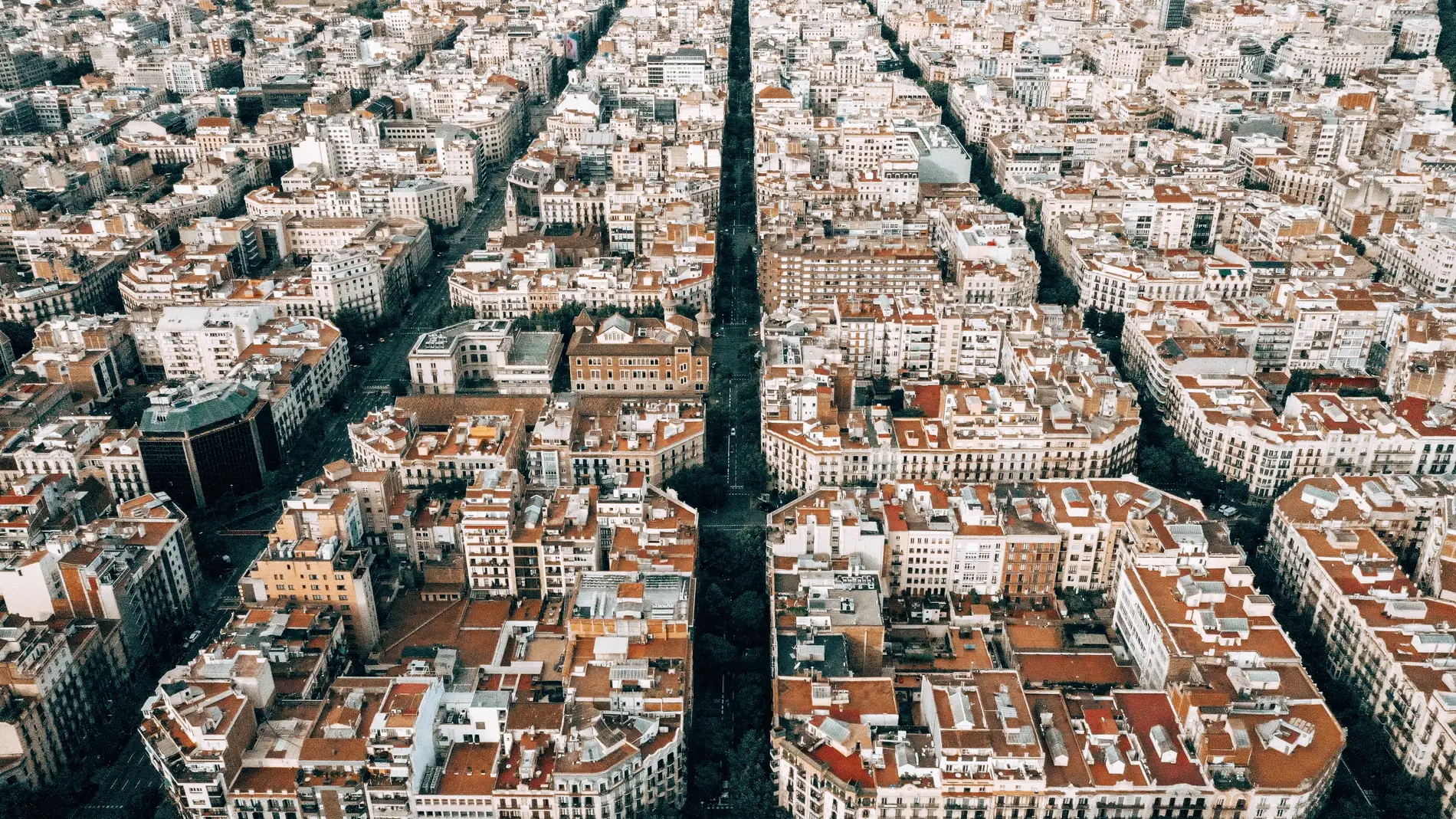 vista de una ciudad distribuida en grandes manzanas