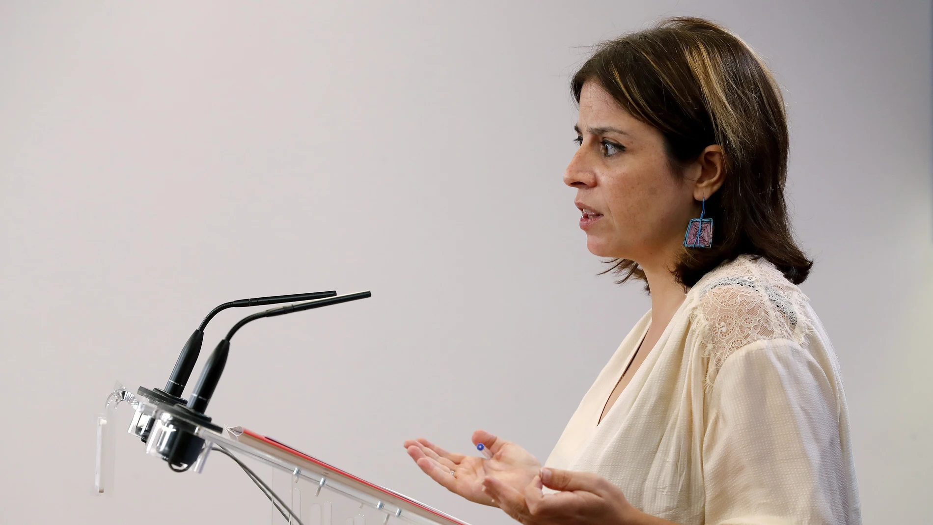 La vicesecretaria general del PSOE, Adriana Lastra, en rueda de prensa.