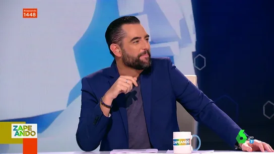 Dani Mateo estalla en Zapeando tras recibir las críticas de sus compañeros: "Sois una manada de hienas" Dani Mateo estalla en Zapeando tras recibir las críticas de sus compañeros: "Sois una manada de hienas"