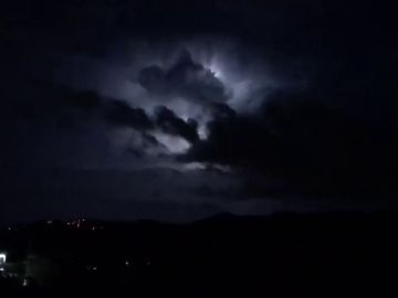 Alerta por una DANA en Cataluña: caen más de 36.000 rayos durante la noche Alerta por una DANA en Cataluña: caen más de 36.000 rayos durante la noche