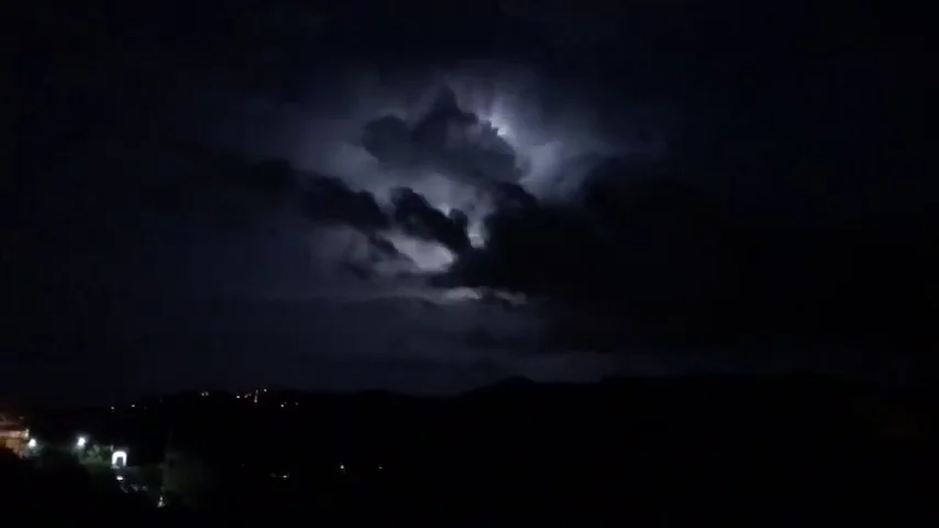 Alerta por una DANA en Cataluña: caen más de 36.000 rayos durante la noche