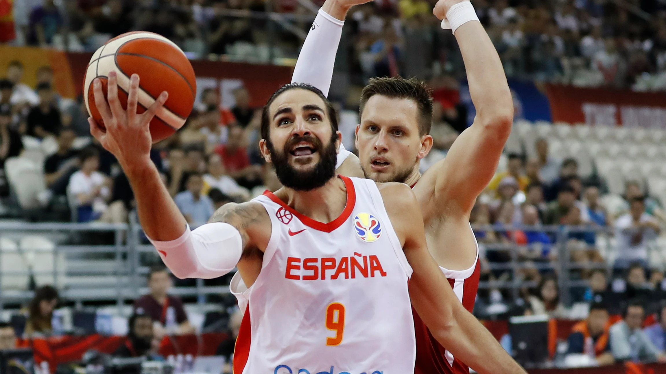 Ricky Rubio entra a canasta contra Polonia