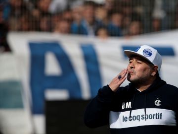 Maradona, en su presentación con el Gimnasia y Esgrima de La Plata Maradona, en su presentación con el Gimnasia y Esgrima de La Plata