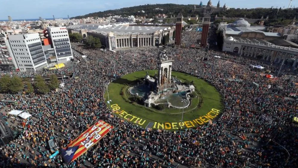 Los partidos independentistas aparcan sus diferencias en la Diada menos multitudinaria desde el inicio del 'procés'