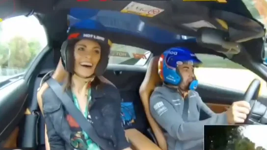 Fernando Alonso, junto a su pareja, Linda Morselli Fernando Alonso, junto a su pareja, Linda Morselli