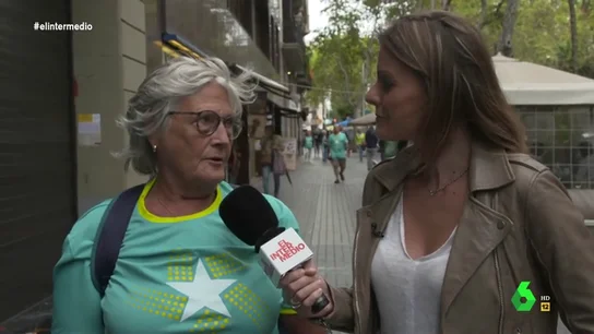 Así explica una catalana por qué es independentista: "Los españoles no nos tratan bien. Tenemos que dar todo el dinero" Así explica una catalana por qué es independentista: "Los españoles no nos tratan bien. Tenemos que dar todo el dinero"