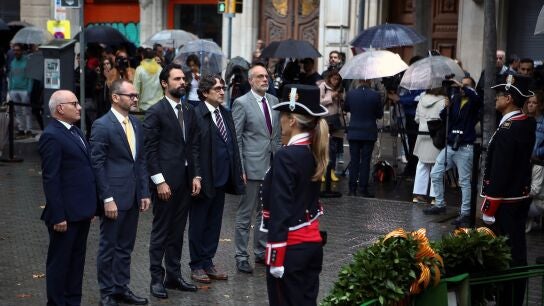 Ofrenda floral al momumento a Rafael Casanova