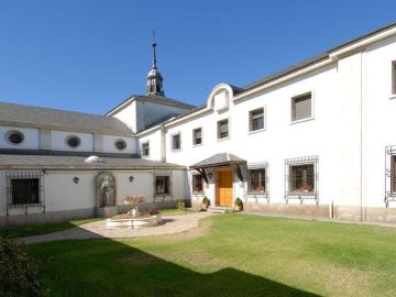 Imagen de la Iglesia de las Esclavas en La Moraleja Imagen de la Iglesia de las Esclavas en La Moraleja