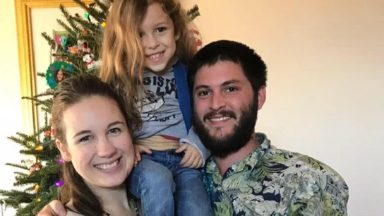 El pequeño Noah junto a sus padres El pequeño Noah junto a sus padres