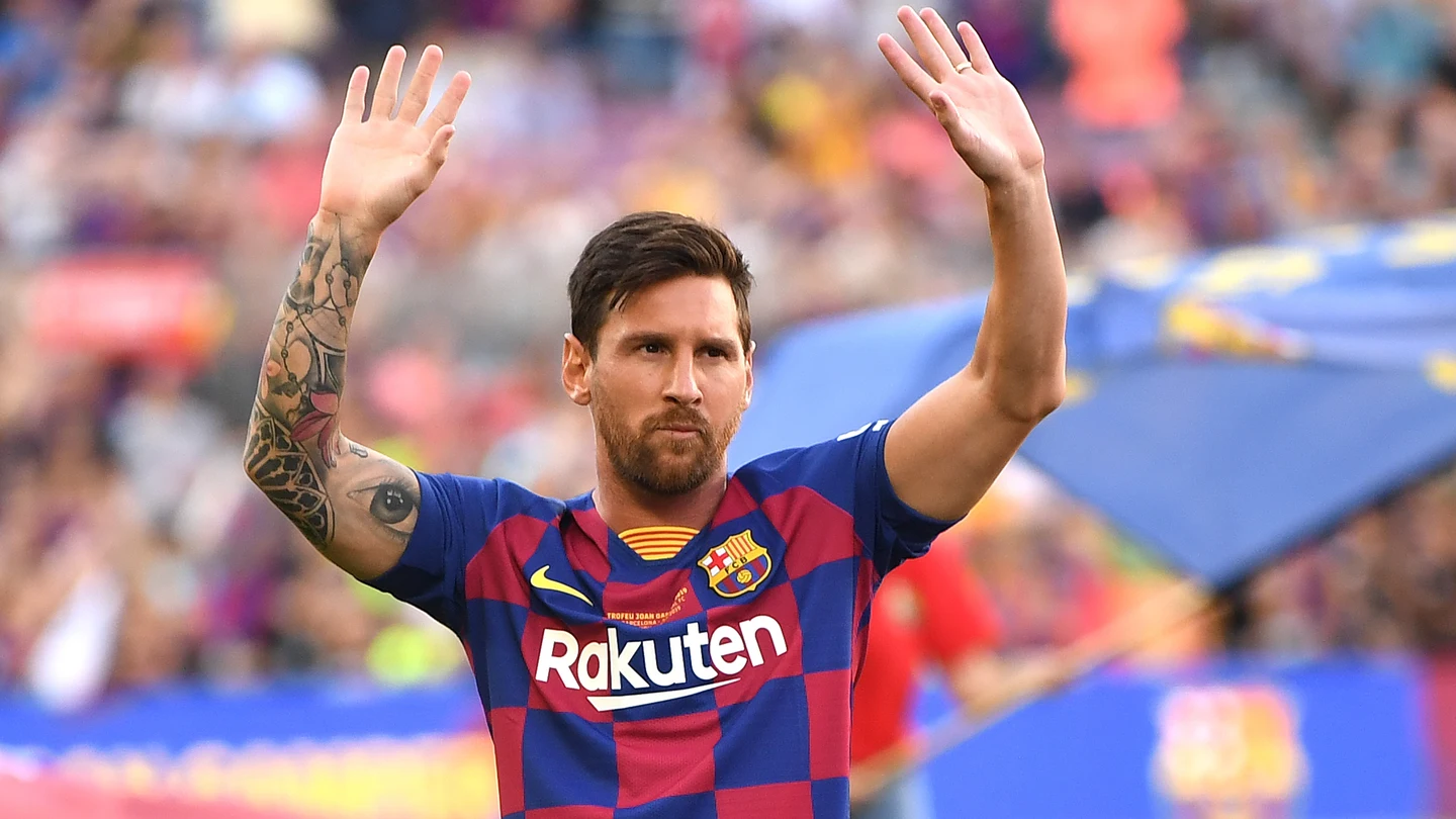 Leo Messi, saludando a la afición culé Leo Messi, saludando a la afición culé
