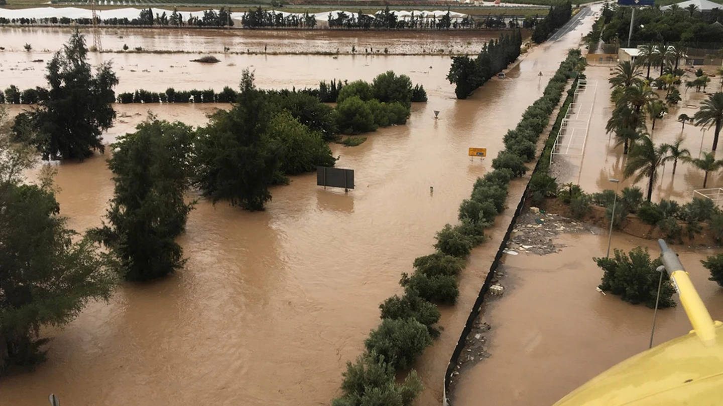 Los Alcazares, en Murcia, ha sido una de las zonas más afectadas por la DANA este viernes Los Alcazares, en Murcia, ha sido una de las zonas más afectadas por la DANA este viernes
