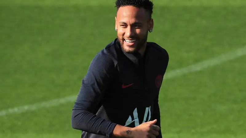 Neymar, en el campo de entrenamiento del PSG. 