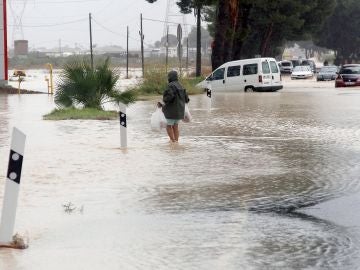Entrada Norte de Orihuela por la N-340, cortada debido a las lluvias. Entrada Norte de Orihuela por la N-340, cortada debido a las lluvias.