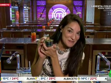Tamara Falcó llega a Arusitys (interpretada por Leonor Lavado) para dejar ver sus dotes culinarias Tamara Falcó llega a Arusitys (interpretada por Leonor Lavado) para dejar ver sus dotes culinarias