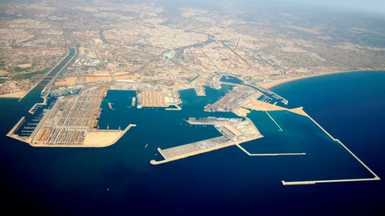 Vista del puerto de València Vista del puerto de València