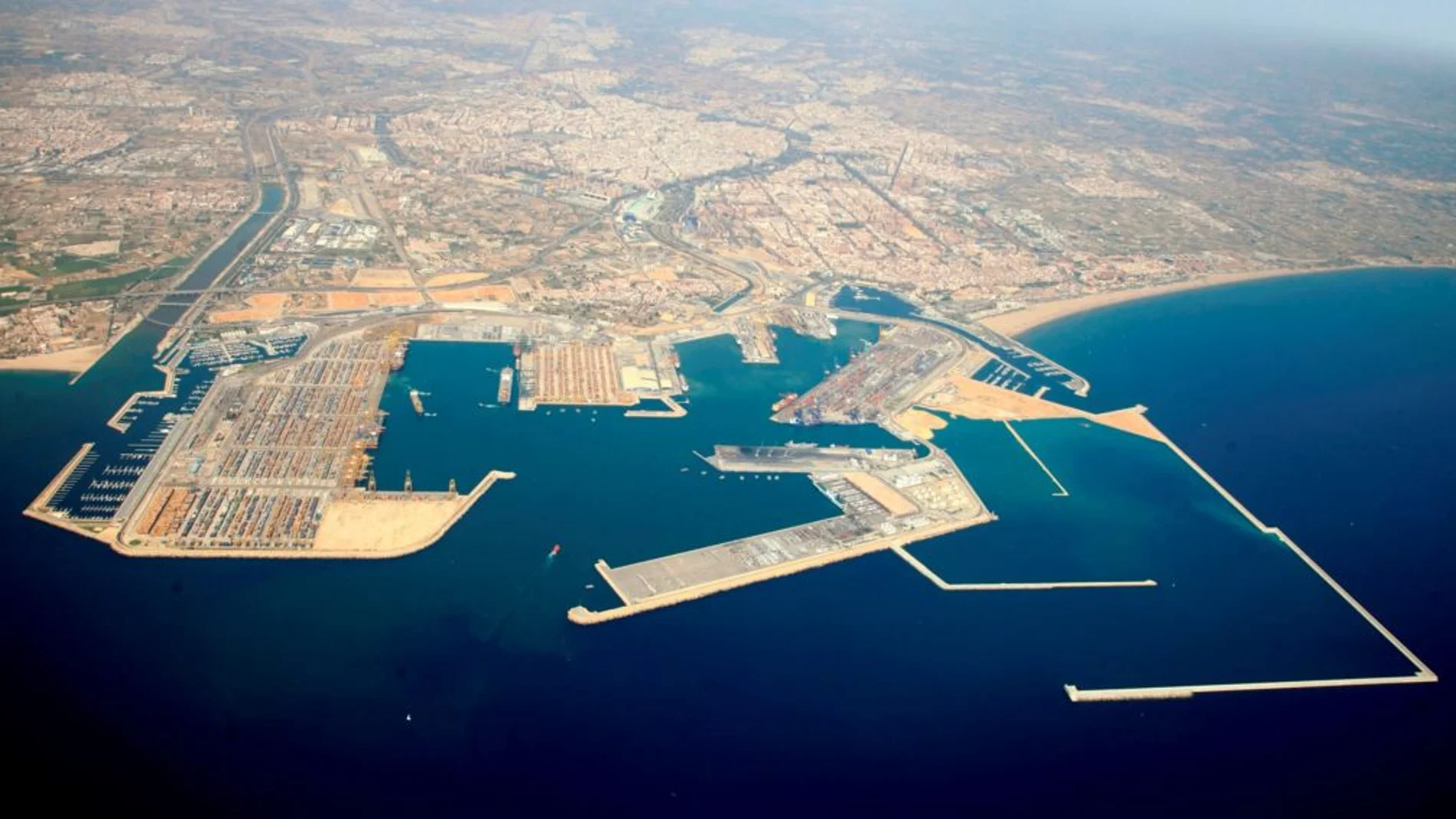 Vista del puerto de València