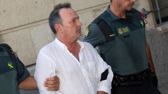 El gerente de la empresa Magrudis, Jos&eacute; Antonio Mar&iacute;n, es trasladado desde los calabozos para declarar ante la jueza