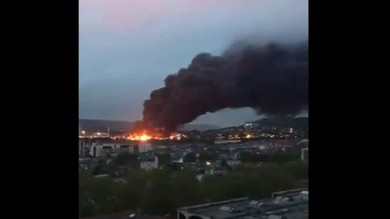 Espectacular incendio en una planta química de Rouen