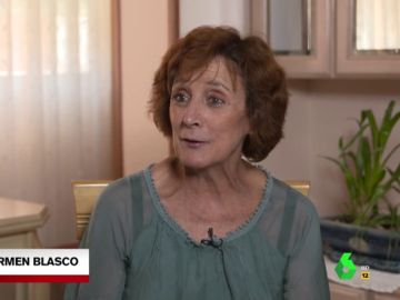 La realidad de los 'abuelos sandwich': Carmen trabaja, cuida a su madre de 97 años y a su nieto de 4 La realidad de los 'abuelos sandwich': Carmen trabaja, cuida a su madre de 97 años y a su nieto de 4