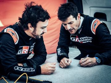 Fernando Alonso, junto a Marc Coma Fernando Alonso, junto a Marc Coma