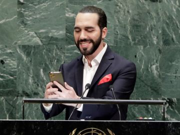 El presidente de El Salvador, Nayib Bukele, haciéndose el selfie en la ONU El presidente de El Salvador, Nayib Bukele, haciéndose el selfie en la ONU