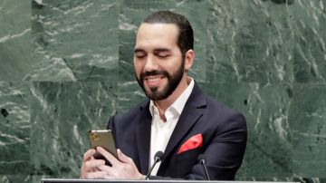 El presidente de El Salvador, Nayib Bukele, haciéndose el selfie en la ONU