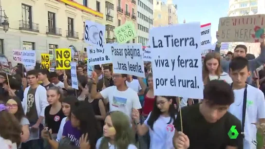 Huelga por el clima: los estudiantes, en lucha para evitar la muerte del planeta Huelga por el clima: los estudiantes, en lucha para evitar la muerte del planeta