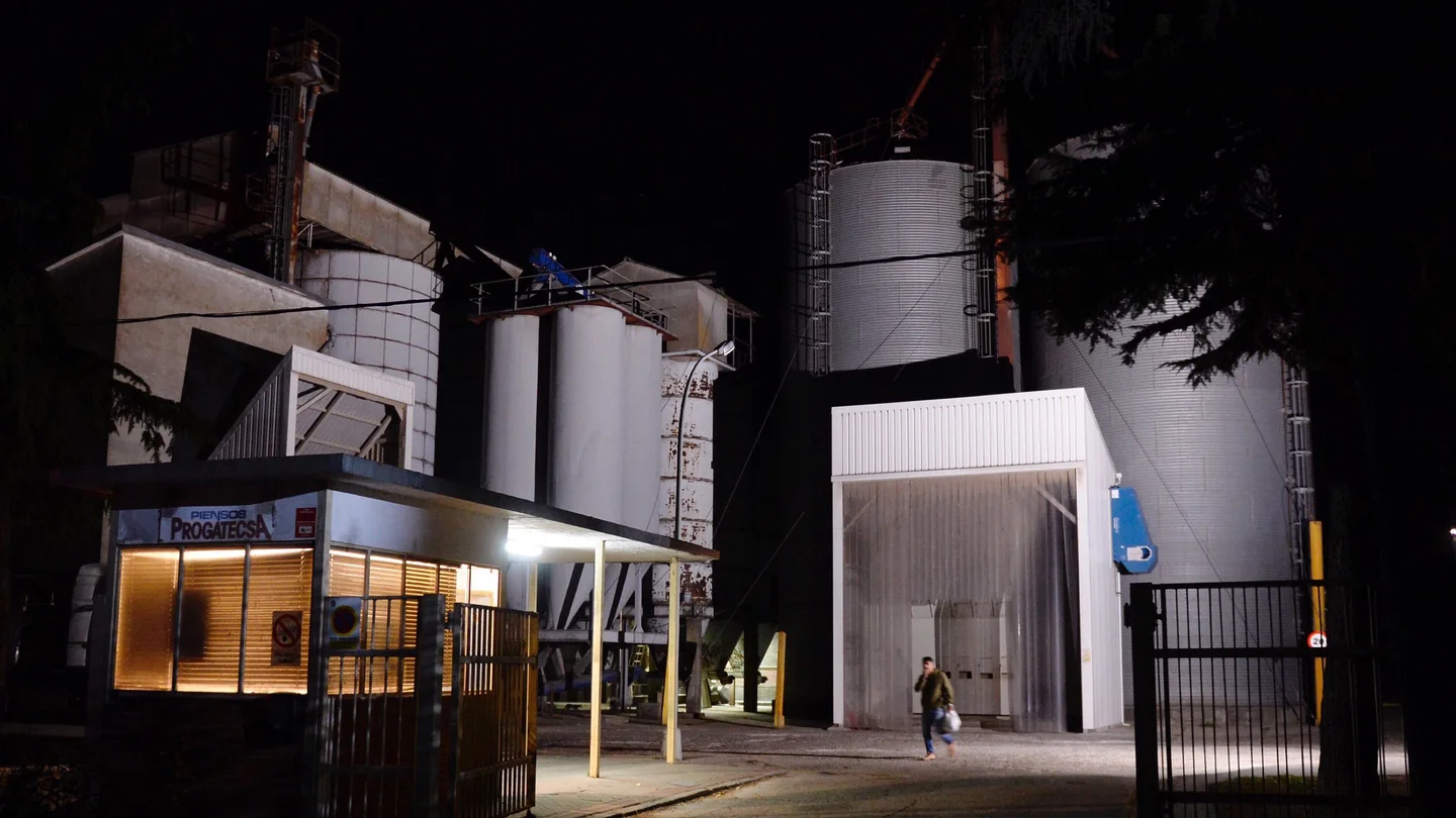 La empresa de piensos situada en el Camino Viejo de Simancas La empresa de piensos situada en el Camino Viejo de Simancas