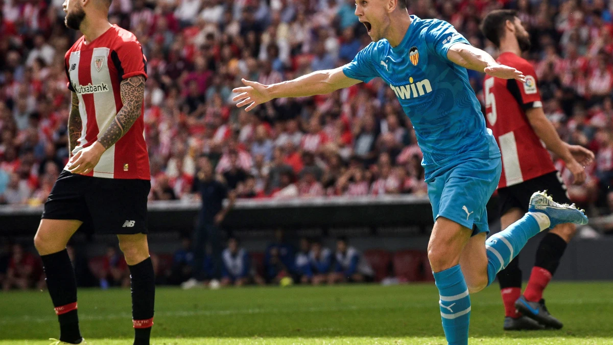 Cherysev celebra un gol con el Valencia