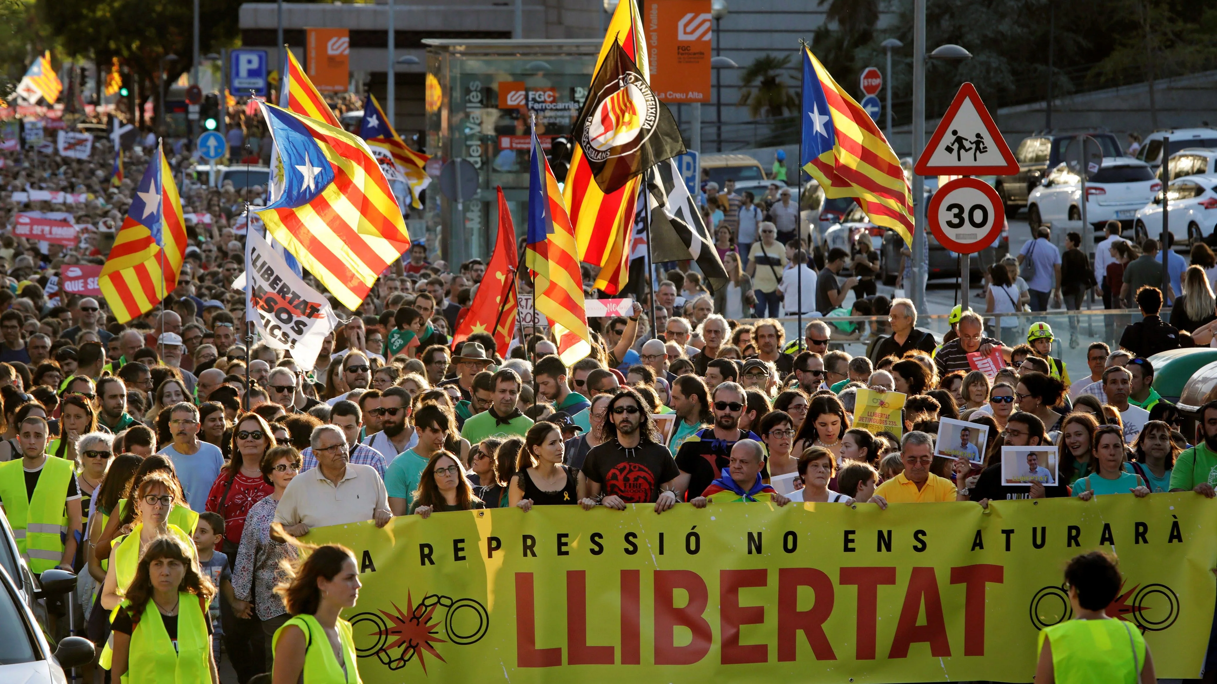 Manifestación en apoyo a los CDR en Sabadell