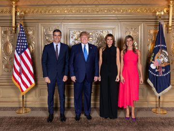 Donald Trump y Melania junto a Pedro Sánchez y Begoña Gómez Donald Trump y Melania junto a Pedro Sánchez y Begoña Gómez