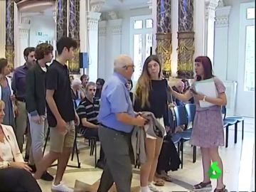 El Ayuntamiento de San Sebastián homenajea al concejal de Herri Batasuna, Tomás Alba, asesinado hace 40 años El Ayuntamiento de San Sebastián homenajea al concejal de Herri Batasuna, Tomás Alba, asesinado hace 40 años